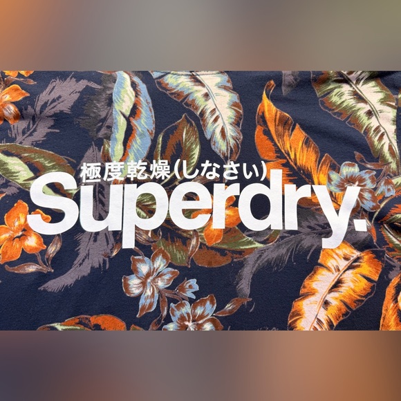 Great Condition Superdry Super 5s Short Sleeve T-Shirt - Picture 2 of 7